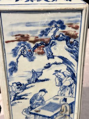 A Chinese blue, white and copper-red square-sectioned vase with figural design, Kangxi — photo 21