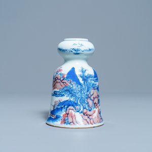 A Chinese blue, white and copper red vase, 19/20th C. — 照片 2