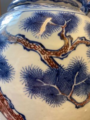 A Chinese blue, white and copper-red vase with two deer near a pine tree, Qianlong — photo 9