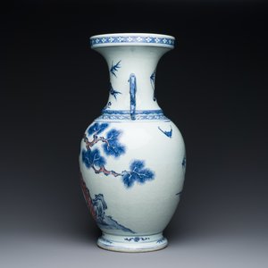 A Chinese blue, white and copper-red vase with two deer near a pine tree, Qianlong — photo 2