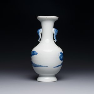 A Chinese blue, white and copper-red vase with warriors on horseback, Qianlong mark, 19th C. — 照片 2