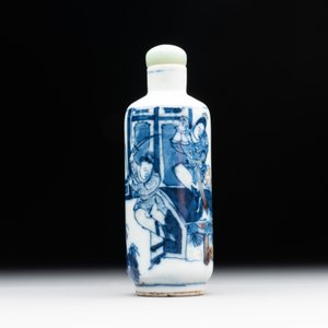 A Chinese blue, white and copper-red 'warriors' snuff bottle, Kangxi mark, 19th C. — photo 3