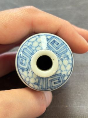 A Chinese blue, white and copper-red 'Ye You Chi Bi 夜遊赤壁' snuff bottle, signed Li Guisheng 李桂生, 19th C. — foto 6