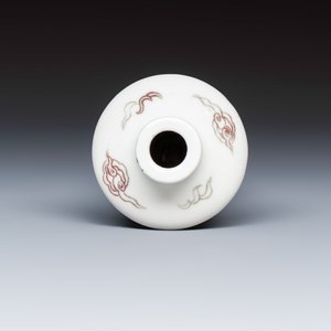 A Chinese blue, white and copper-red 'Zhong Kui' snuff bottle — photo 5