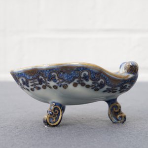 A Chinese blue, white and gilt part service, Qianlong — photo 6