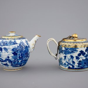 A Chinese blue, white and gilt part tea service with landscapes, Qianlong, 18th C. — photo 5
