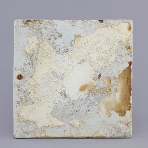 A Chinese blue, white and gilt porcelain landscape tile, 19th C. — photo 2