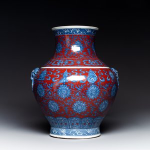 A Chinese blue, white and iron-red 'bajixiang' 'hu' vase on wooden stand, Qianlong mark, 19th C. — photo 3