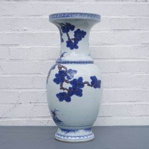 A Chinese blue, white and iron red vase with deer, 19/20th C. — photo 10