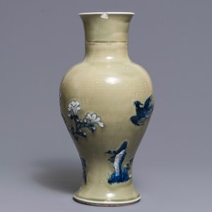 A Chinese blue, white and red on celadon ground vase, Kangxi — photo 3
