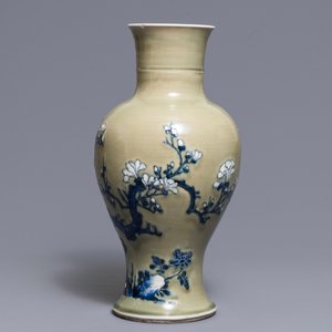 A Chinese blue, white and red on celadon ground vase, Kangxi — photo 4