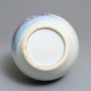 A Chinese blue, white and underglaze red 'rooster' vase, 19th C. — photo 5