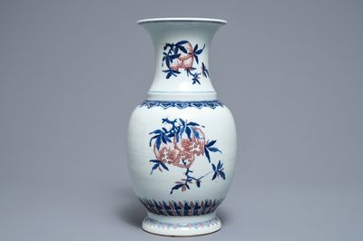 A Chinese blue, white and underglaze red 'sanduo' vase, 19/20th C.