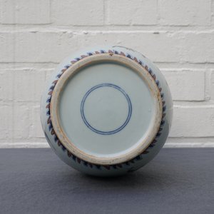 A Chinese blue, white and underglaze red 'sanduo' vase, 19/20th C. — 照片 9