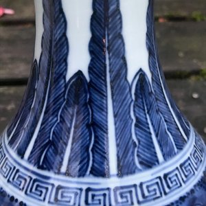 A Chinese blue, white and underglaze red yuhuchunping vase, Qianlong — 照片 22