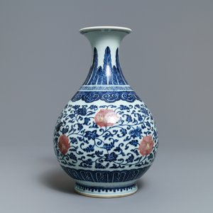 A Chinese blue, white and underglaze red yuhuchunping vase, Qianlong — 照片 4
