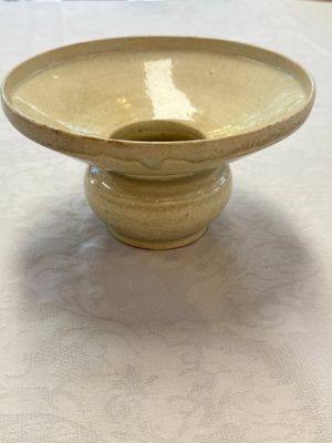 A Chinese bluish green-glazed spittoon, 'Zha Dou 渣斗', Five Dynasties — photo 1