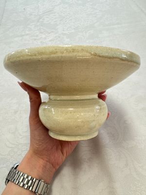 A Chinese bluish green-glazed spittoon, 'Zha Dou 渣斗', Five Dynasties — photo 3