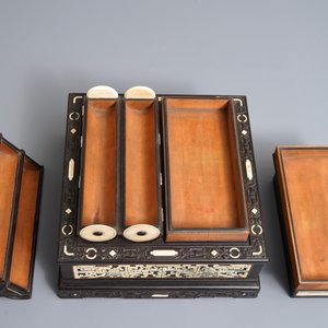 A Chinese bone and mother of pearl inlaid wood box with multiple compartments, 19th C. — photo 8
