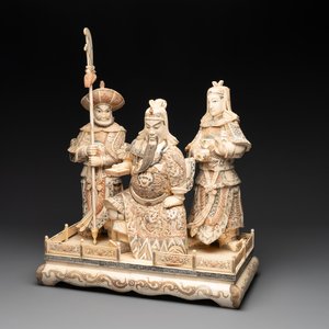 A Chinese bone-veneered group of Guandi and his attendents, 20th C. — photo 1