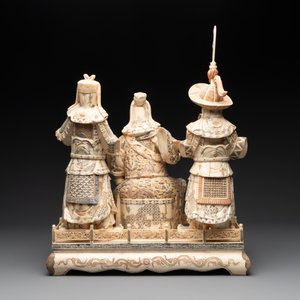 A Chinese bone-veneered group of Guandi and his attendents, 20th C. — photo 4