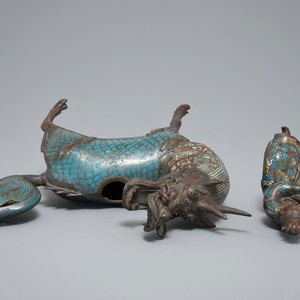 A Chinese bronze and cloisonné incense burner shaped as a sage on a qilin, seal mark, 19th C. — 照片 6