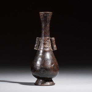 A Chinese bronze arrow vase, 'Touhu 投壺', Yuan — photo 1