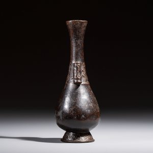 A Chinese bronze arrow vase, 'Touhu 投壺', Yuan — photo 4