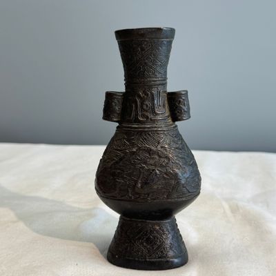 A Chinese bronze arrow vase, 'Touhu 投壺' — photo 3