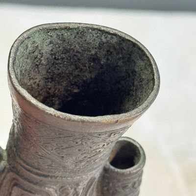A Chinese bronze arrow vase, 'Touhu 投壺' — photo 8