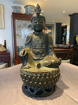 A Chinese bronze Bodhisattva on a lotus throne, Ming — photo 1