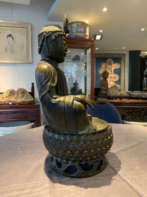 A Chinese bronze Bodhisattva on a lotus throne, Ming — photo 13
