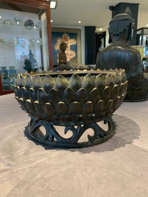 A Chinese bronze Bodhisattva on a lotus throne, Ming — photo 16