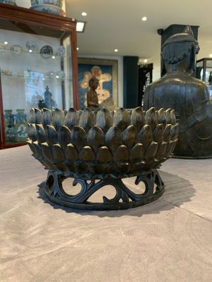 A Chinese bronze Bodhisattva on a lotus throne, Ming — photo 18