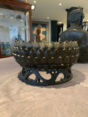 A Chinese bronze Bodhisattva on a lotus throne, Ming — photo 19