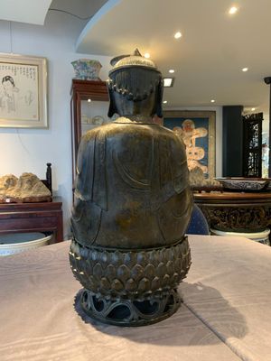 A Chinese bronze Bodhisattva on a lotus throne, Ming — photo 10