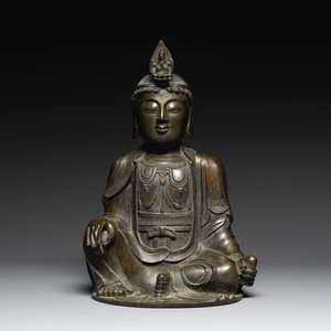 A Chinese bronze Bodhisattva on a lotus throne, Ming — photo 3