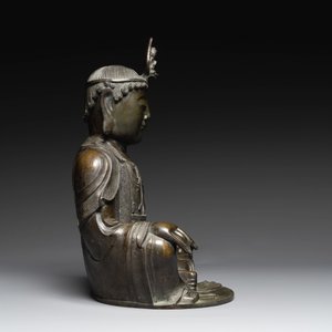 A Chinese bronze Bodhisattva on a lotus throne, Ming — photo 6