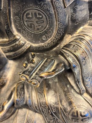 A Chinese bronze Bodhisattva seated on a lotus throne, 20th C. — photo 5