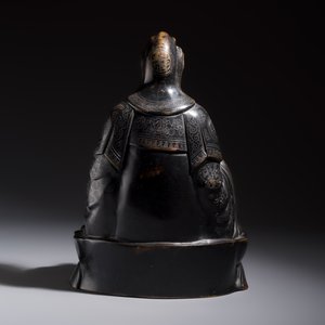A Chinese bronze Bodhisattva seated on a lotus throne, 20th C. — photo 4