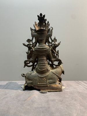 A Chinese bronze Bodhisattva seated on an elephant, Ming — photo 3