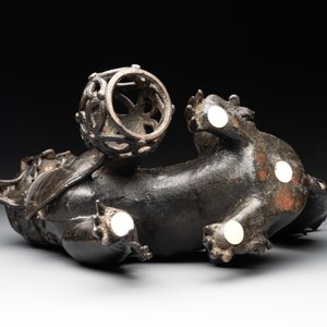 A Chinese bronze Buddhist lion-form incense burner, 17/18th C. — foto 8