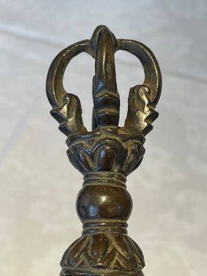 A Chinese bronze candle or incense holder in the shape of a crane standing on a turtle and a Tibetan vajra, Ming/Qing — photo 15