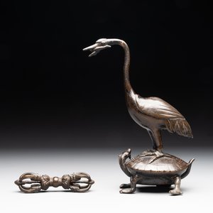 A Chinese bronze candle or incense holder in the shape of a crane standing on a turtle and a Tibetan vajra, Ming/Qing — photo 2