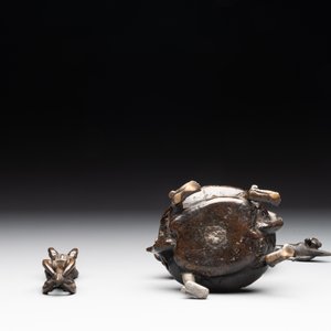 A Chinese bronze candle or incense holder in the shape of a crane standing on a turtle and a Tibetan vajra, Ming/Qing — photo 6
