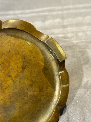 A Chinese bronze censer and stand, Xuande mark, 17th C. — foto 15