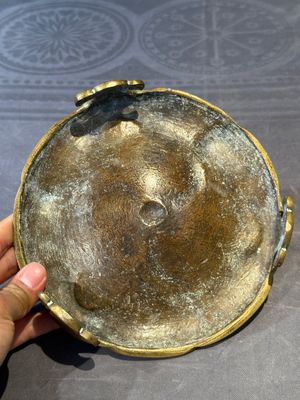 A Chinese bronze censer on stand, Wu Chen Mi Sheng Tang Zhi 戊辰米生堂制 mark, 19th C. — foto 17