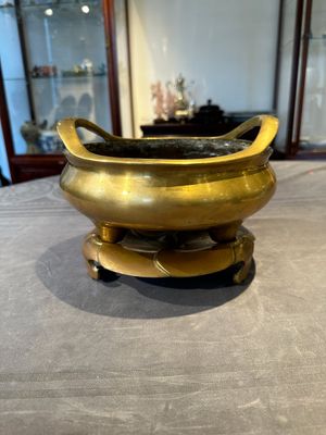 A Chinese bronze censer on stand, Wu Chen Mi Sheng Tang Zhi 戊辰米生堂制 mark, 19th C. — foto 3