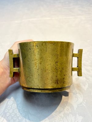 A Chinese bronze censer with 'Ji' handles, Xuande mark, 17/18th C. — foto 1