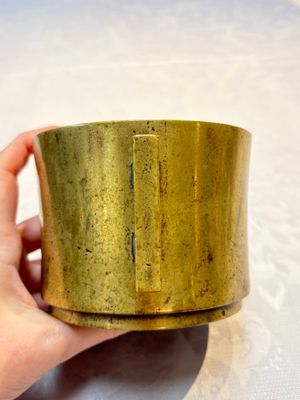 A Chinese bronze censer with 'Ji' handles, Xuande mark, 17/18th C. — foto 2